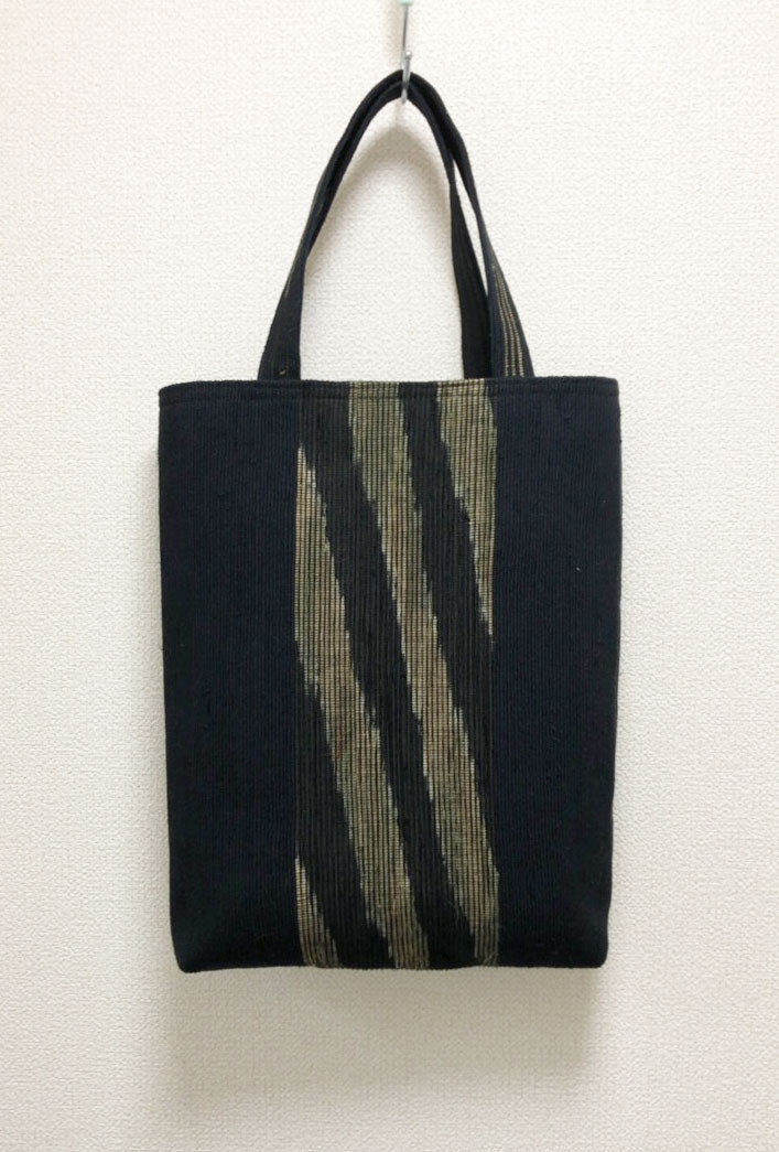 さきおりバッグ 裂織（さきおり)手作りバック - メルカリ