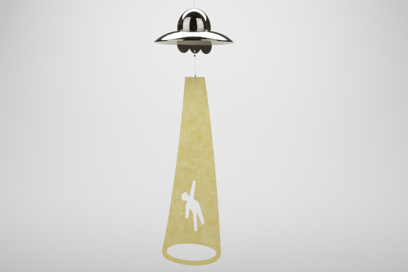 UFO風鈴：真鍮 オブジェ 風鈴 UFO 能作 伝統工芸 宇宙 ユニーク 夏のギフト お中元 暑中見舞い 3枚目の画像