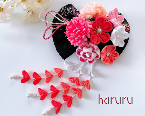 つまみ細工の髪飾り【黒リボンとピンク系】成人式 振袖 卒業式 袴 浴衣