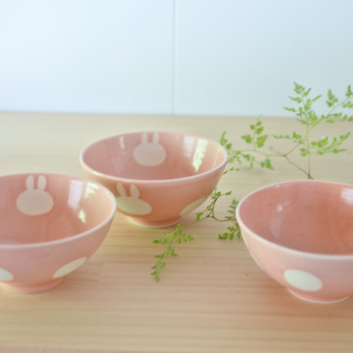 陶器 茶碗 4個セット ピンクと白 new】お茶碗小サイズ（桜ピンク）白うさぎ水玉【在庫有】 茶碗