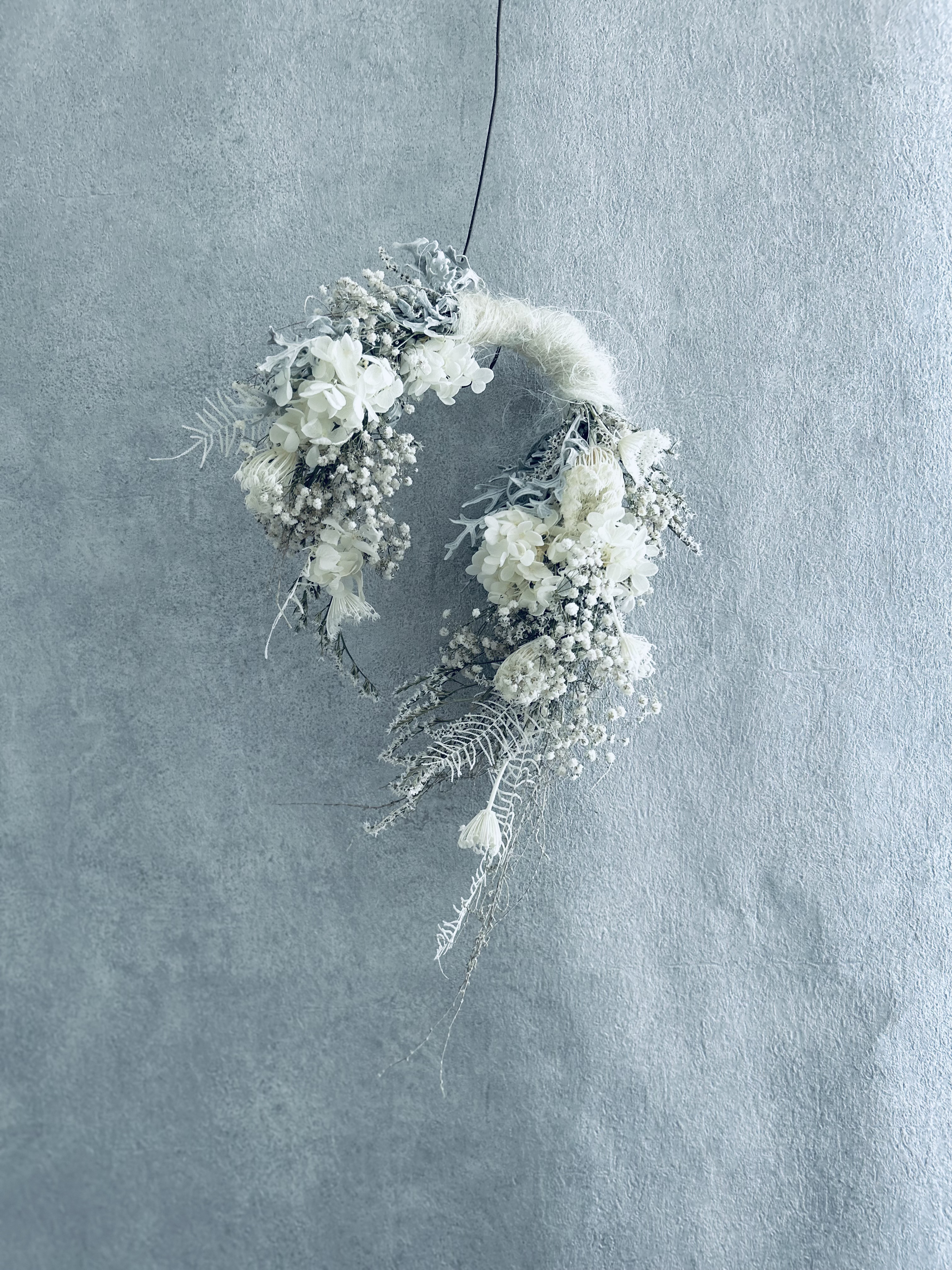 夏の白いリース　馬蹄（ばてい）リース