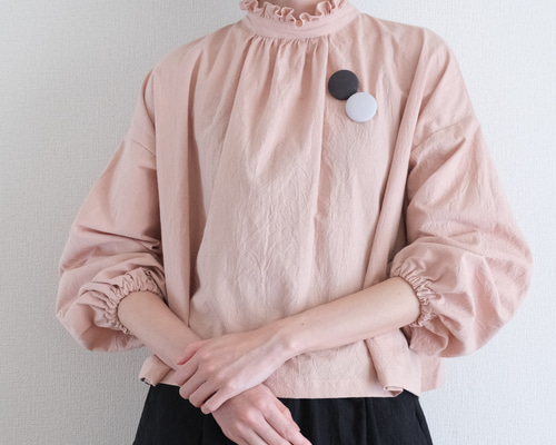 HUG O WÄR フリル付きシャツ　くすみピンク 麻100% HUG O WÄR フリル付きシャツくすみピンク 麻100%