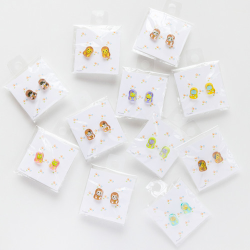 ピアス カラフルニャンリョーシカ 全5種（キャッチ式） ピアス 