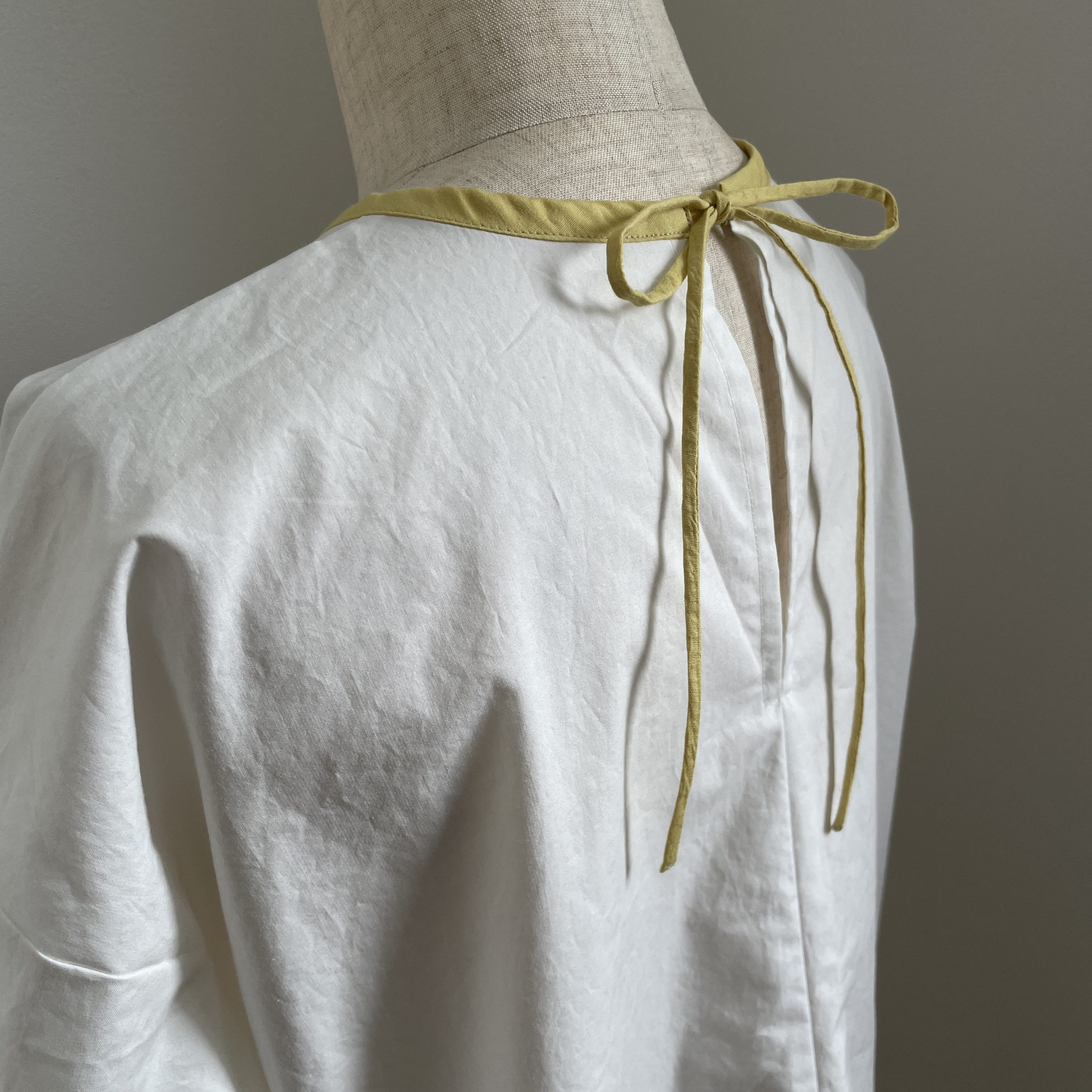 Ribbon long sleeve shirts    White