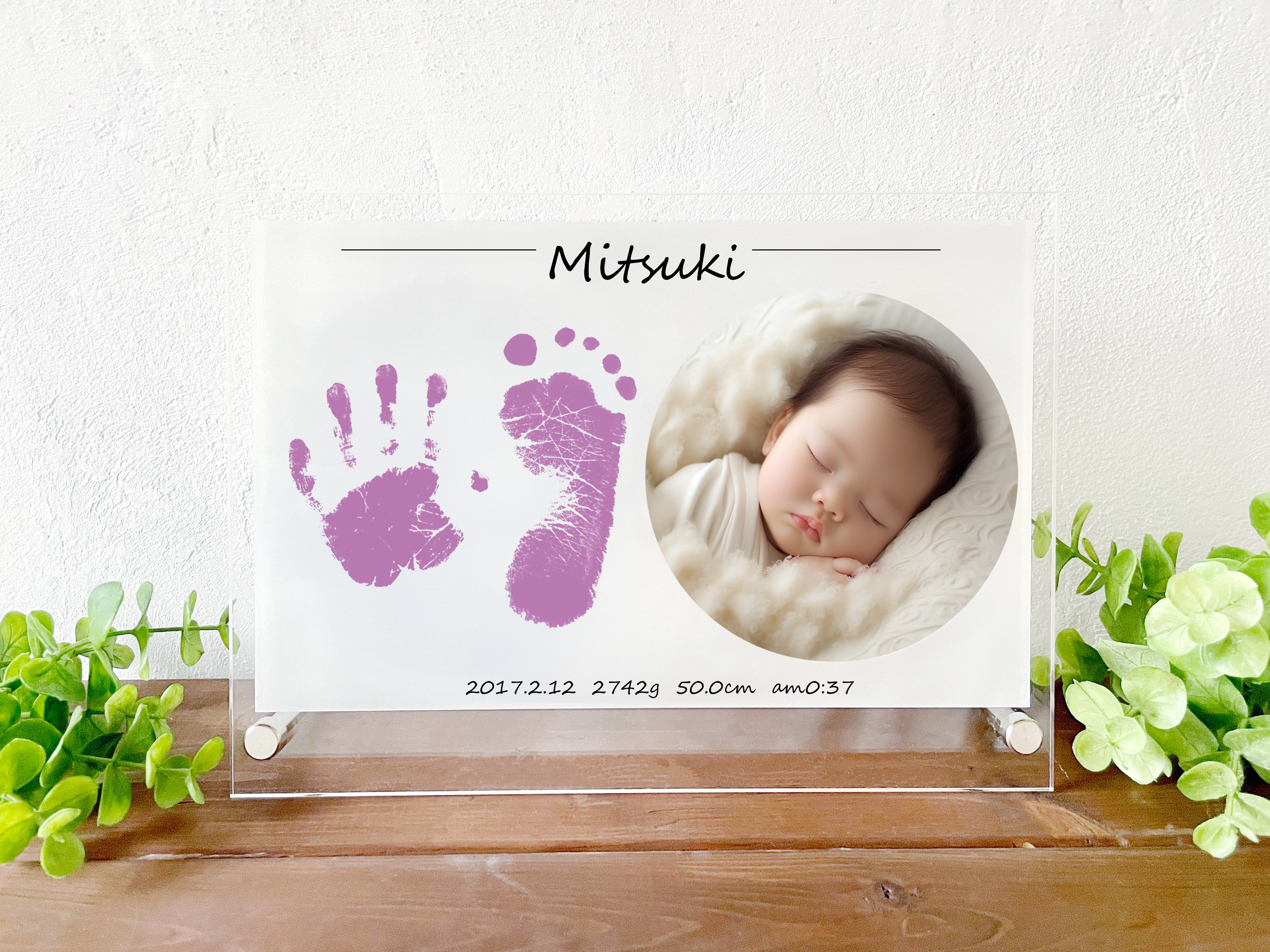 選べる色！★赤ちゃん手足形★写真付！背景白【新生児〜出産記念などに】アクリルフォトスタンドA5（足形〜8cm前後）
