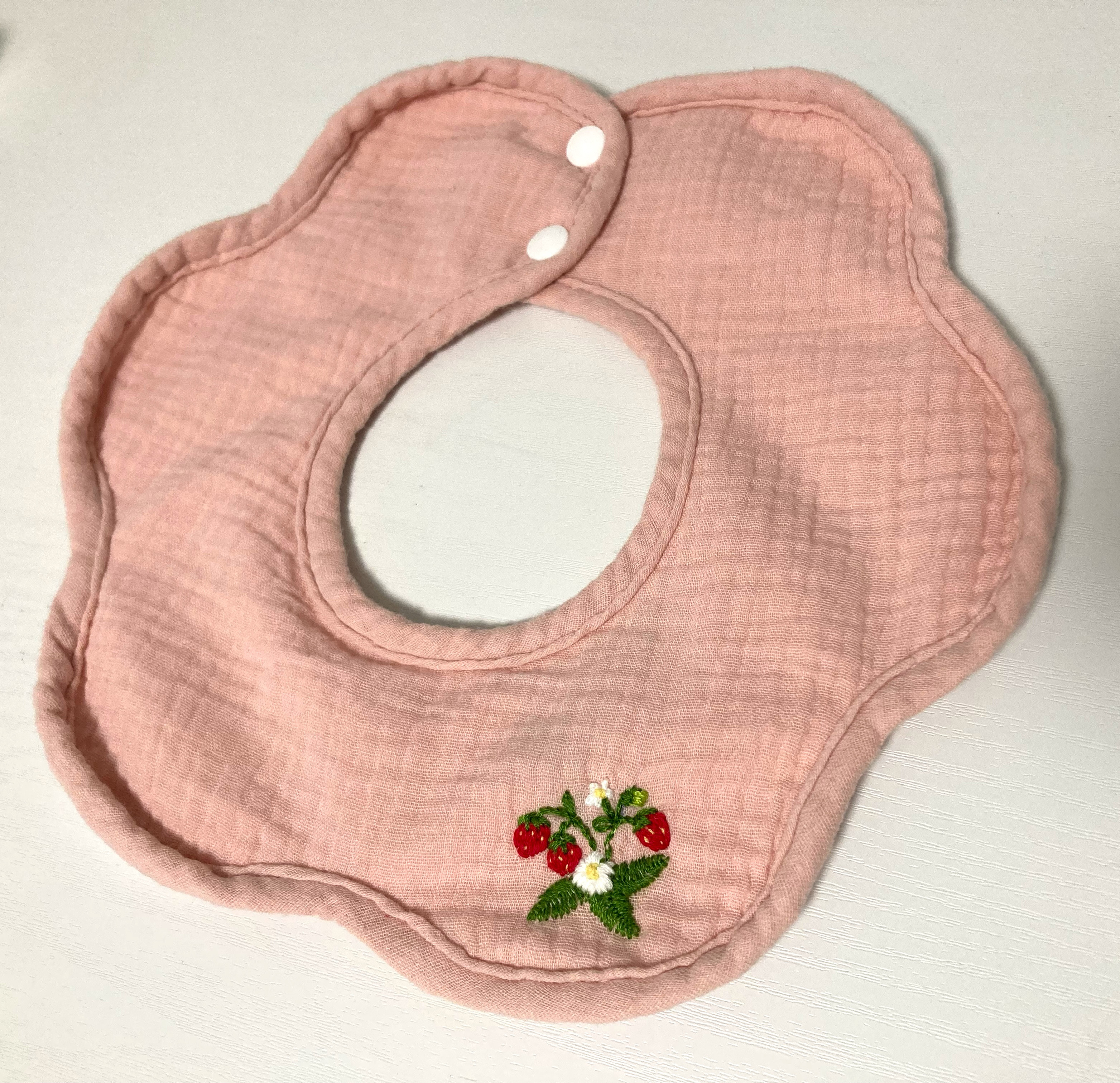 2046 ハンドメイドスタイ いちご ベビースタイ