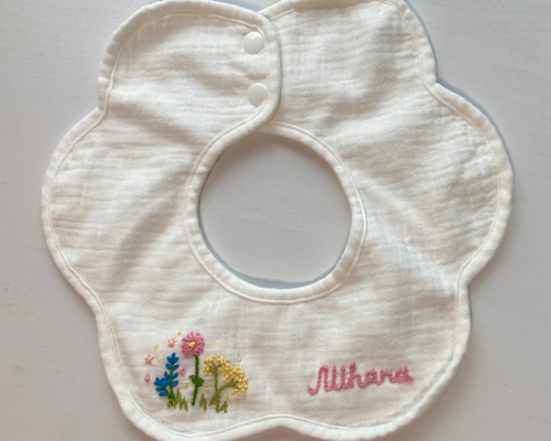 ハンドメイドスタイ　あいり様 名入り 手刺繍 スタイ ［魚］ スタイ・よだれかけ AriAri20 通販