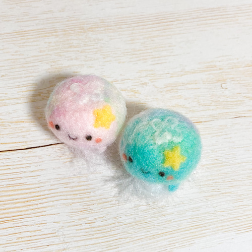 ♡虹色のゆめかわクラゲちゃん♡ゆめかわいい くらげ 海月 羊毛