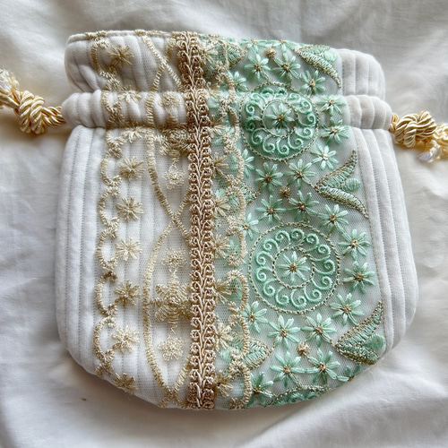 インド刺繍 リボン まんまる 巾着ポーチ 巾着 巾着袋 ポーチ