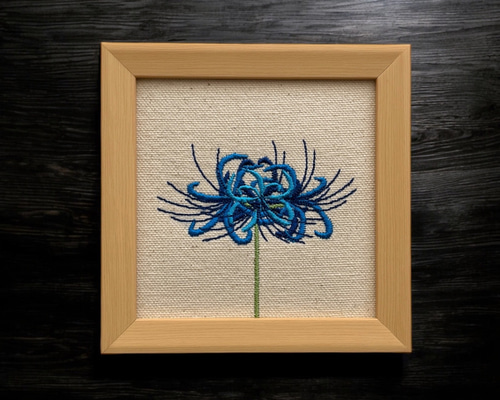 アリスアンドオリビアのシルバー、グレー、水色、ネイビーブルーの刺繍入り花柄ドレス 282e4987fa5813068ca3cea9c92a92