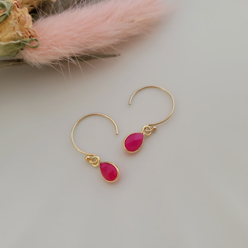 y*様 天然石カボションルビー✖️ホワイトトパーズ ピアス&リングの