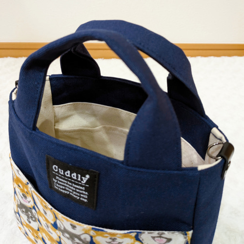専用　ハンドメイド　刺繍　柴犬　キーホルダー　ショルダーポーチ　トートバッグ ショルダー付き トートバッグ まめしば ミニランチバッグ B5横