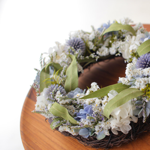 ルリタマアザミとスターチスのリース プリザーブドフラワー amijus