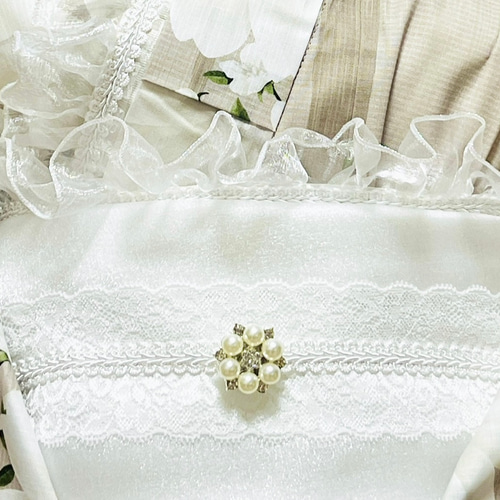 ゴールド刺繍の重ね衿・帯締め・お飾り　フリルレースの帯揚げ・半衿　豪華ブローチ ゴールド刺繍の重ね衿・帯締め・お飾り フリルレースの帯揚げ