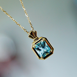 「瓶」シンプル　K18 天然アクアマリン　幸福・富・聡明　3月誕生石　ネックレス　1ct 3枚目の画像