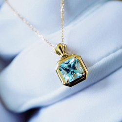 「瓶」シンプル　K18 天然アクアマリン　幸福・富・聡明　3月誕生石　ネックレス　1ct 1枚目の画像