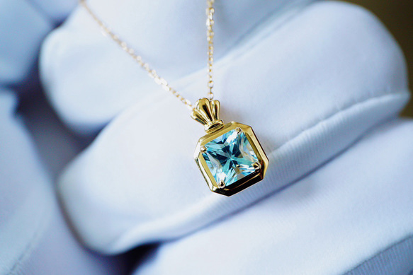 「瓶」シンプル　K18 天然アクアマリン　幸福・富・聡明　3月誕生石　ネックレス　1ct 1枚目の画像