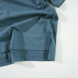 渚のマンダラ ろうけつ染めオーバーサイズtee( ユニセックスサイズ) *ash blue* 13枚目の画像