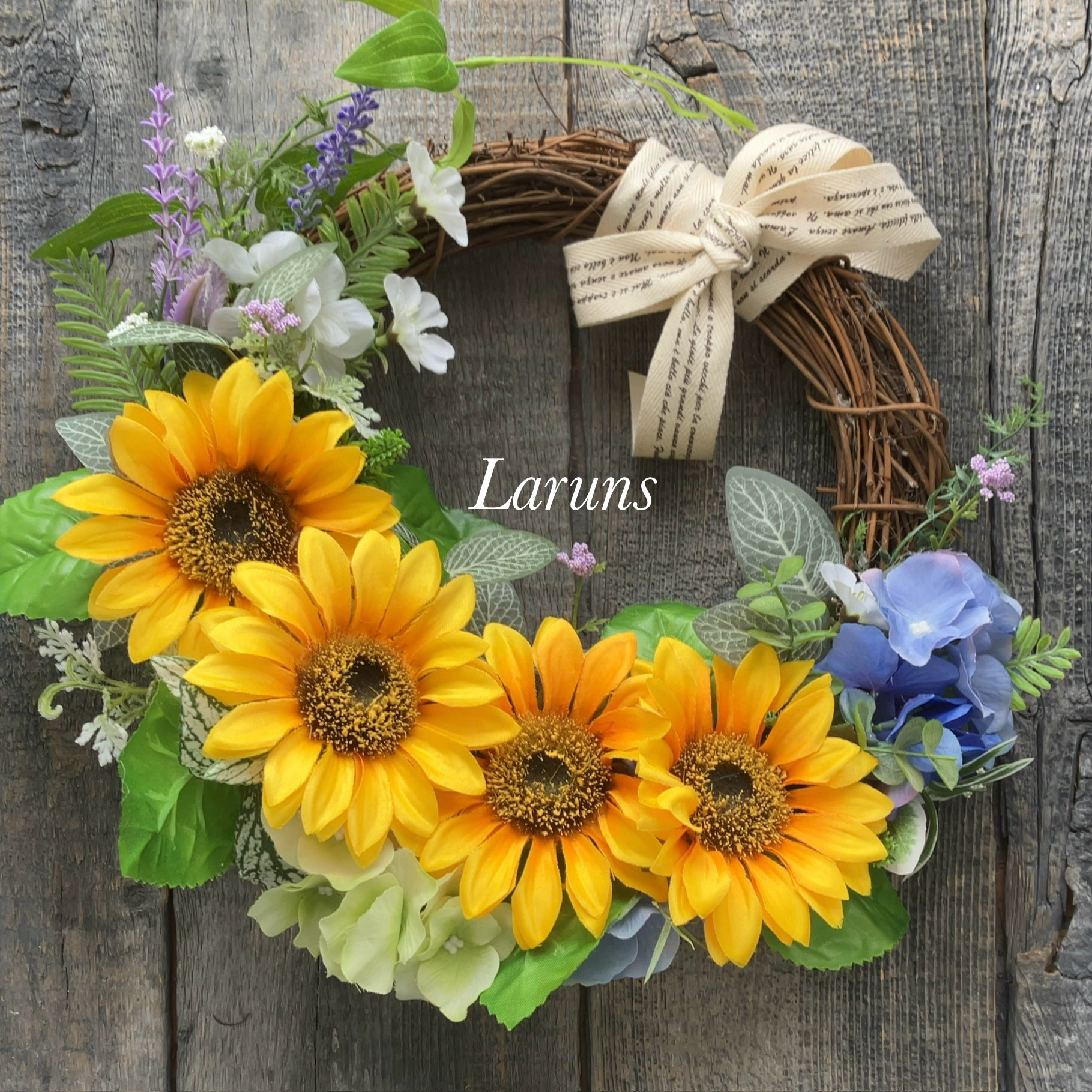 紫陽花と瑠璃玉ちゃんと花々のリース 【公式通販】