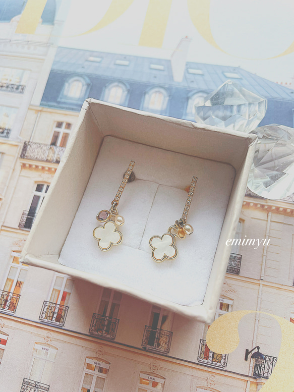 Flower Mother Of Pearl Stick Zirconia Pearl Pierce 1枚目の画像
