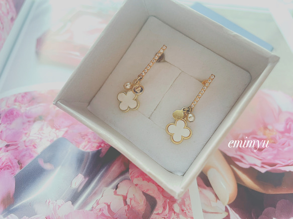 Flower Mother Of Pearl Stick Zirconia Pearl Pierce 3枚目の画像