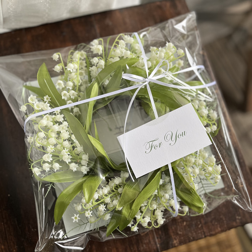 グリーン＆ホワイトのナチュラルリース（アーティフィシャル