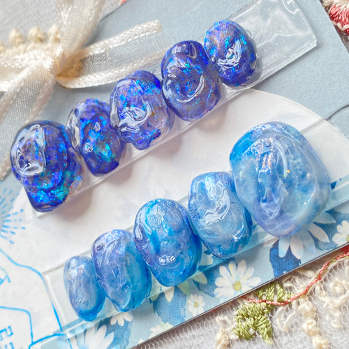 サイズオーダー】ゆらゆら水面デザインのうるぷくニュアンスネイル  