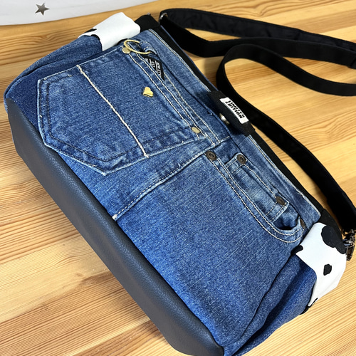 デニムリメイクバッグ（M）No.564☆ショルダーバッグ　斜めがけバッグ 送料込みデニムリメイクバッグ（M）No.564☆ショルダーバッグ 斜