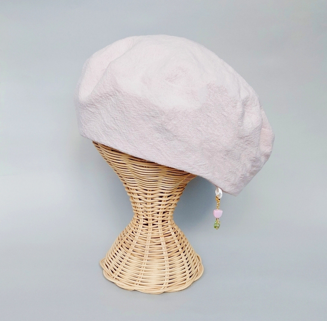 ピンクコットンリネンベレー帽　チャームが付けられる　帽子　オーダーメイド　春夏　日よけ　紫外線対策