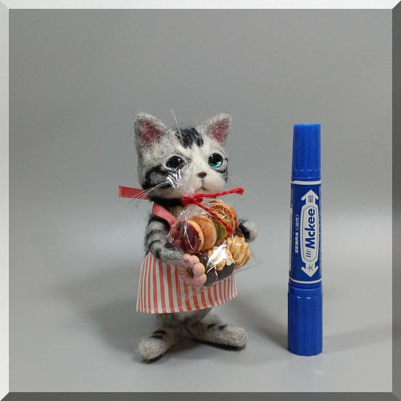 羊毛フェルト 猫 立ちニャンコ ドーナツ大好き猫さん ねこ ネコ 猫