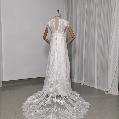 送料無料！ウェディングドレス ノースリーブ ファスナー くるみボタン  