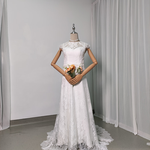 送料無料！ウェディングドレス ノースリーブ ファスナー くるみボタン  