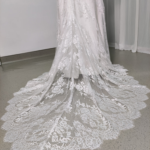 送料無料！ウェディングドレス ノースリーブ ファスナー くるみボタン  