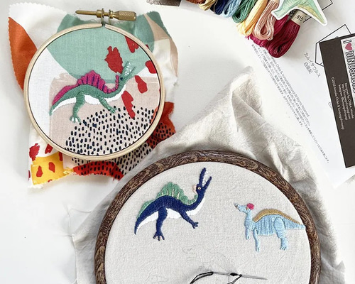 12の恐竜と古代生物の刺繍キット [図案付/詳しい説明/ダイナソー
