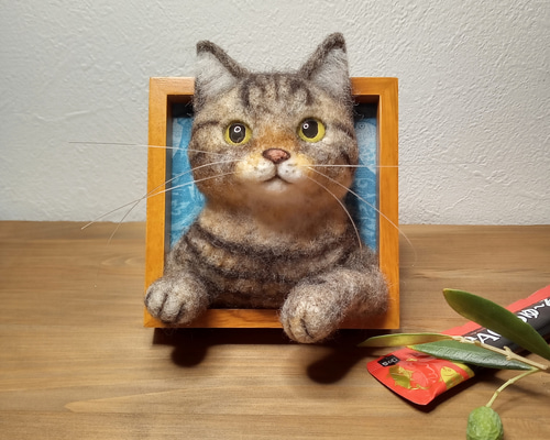 KURIMARU】羊毛フェルト 猫ブローチ キジトラ親子 ママの抱っこ