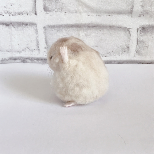 くしくし中のまんまるハムスター（プディング） 羊毛フェルト
