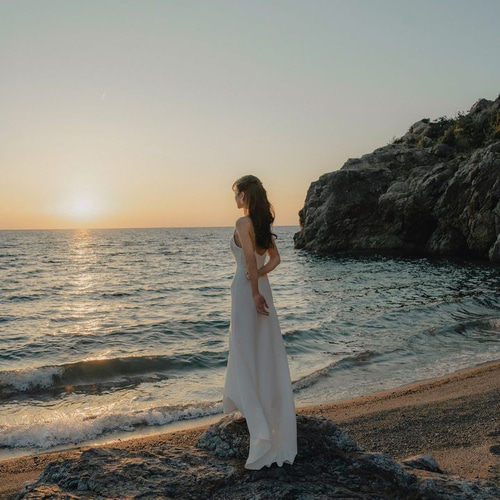ドレス　チュール　ボレロ　結婚式　前撮り 実例写真！ 人気上昇！2waysウェディングドレス ビーズ クレープ