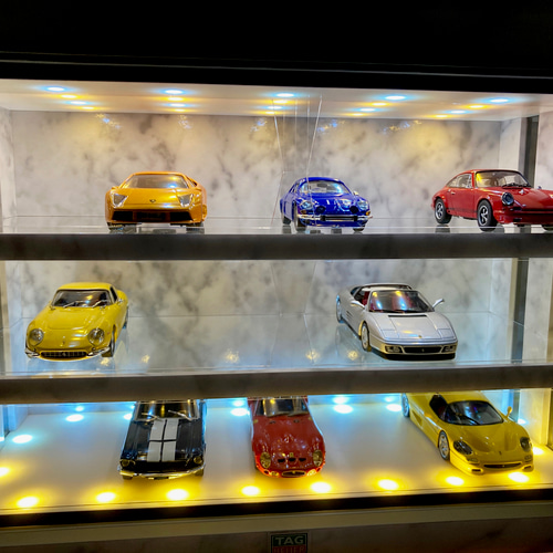 1/43展示可・白大理石基調・3層式ディスプレーBOX / LED40灯 