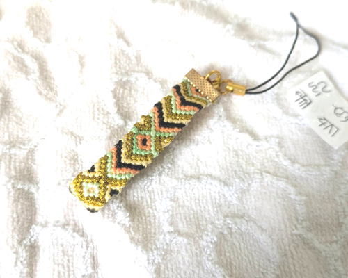 幸運を呼ぶミサンガキーホルダー 願掛け(*´ω`*)。 糸・ミシン糸 ☀天照