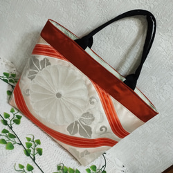 正絹帯リメイク☆横型大きめバッグ☆帯芯×オレンジ☆ハンドメイド