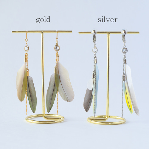 silver - クリスタルと2枚の羽根のピアス・イヤリング(愛鳥さん silver - クリスタルと2枚の羽根のピアス・イヤリング(愛鳥さん