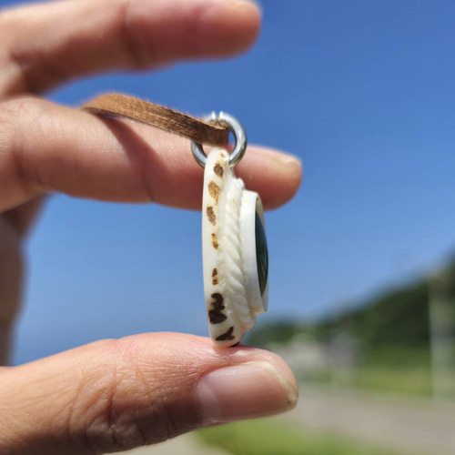 鹿の角 グアテマラ翡翠のペンダント 鹿の角 本翡翠のペンダント ネックレス・ペンダント 鹿角工房