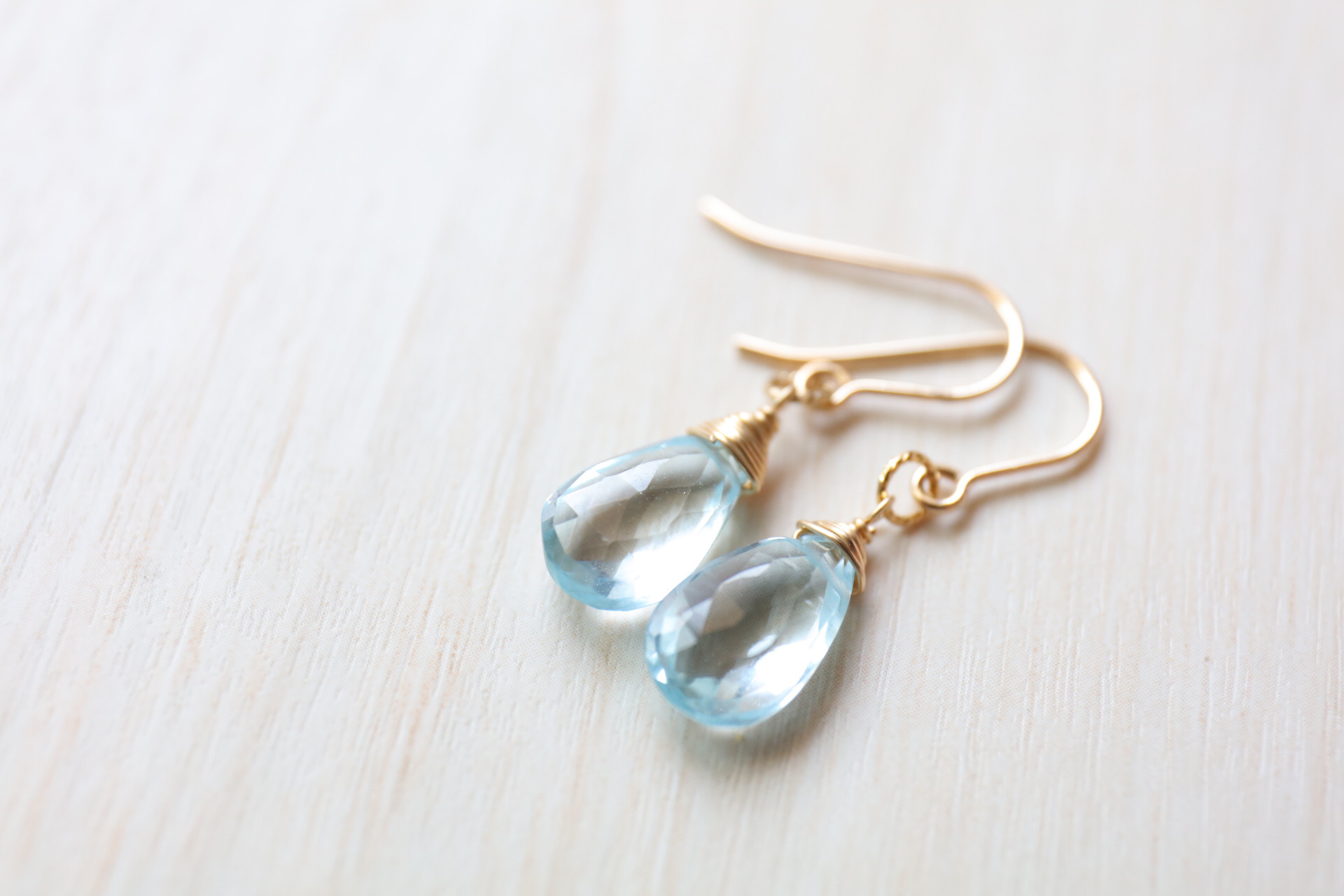 【14kgf 】ブルートパーズの1粒ピアス