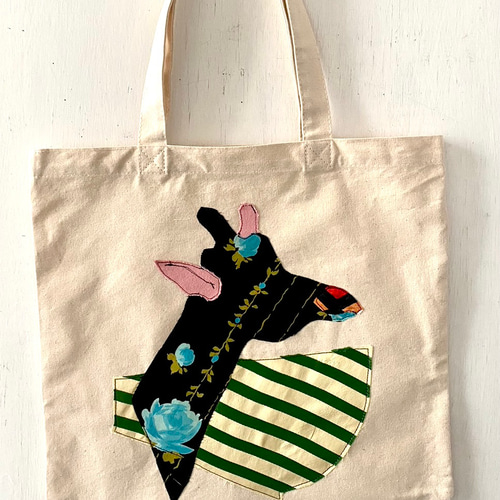 魅力的な totebag トートバッグ /ヴィンテージファブリックのパッチワーク バッグ