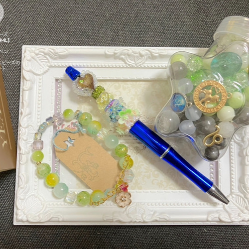 ✿11❤️ カスタムボールペン　人気　ボールペン　薔薇　ガラスビーズ　ハンドメイド ✿11❤️ カスタムボールペン 人気 ボールペン 薔薇 ガラスビーズ