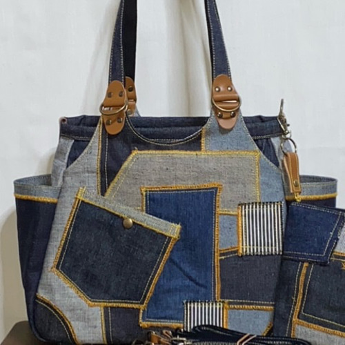 ☆ハンドメイド♪ ＊Mサイズ☆岡山デニム4way♪あおりバッグ☆ポーチ付き ☆岡山デニム☆ハンドメイド☆Mサイズ☆4way♪あおりバッグ