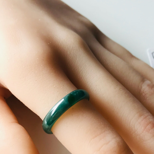 [R300-0104］ 翡翠　くりぬき　リング　グアテマラ産　15号 R300-0104］ ジェイド JADE ヒスイ 本翡翠 くりぬき リング