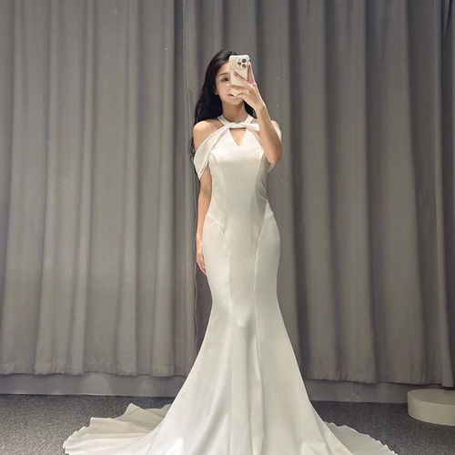 ホルターネックマーメイドキャミソールパーティードレス結婚式 美品！光沢サテン 肩あき ホルターネック ホワイト マーメイド