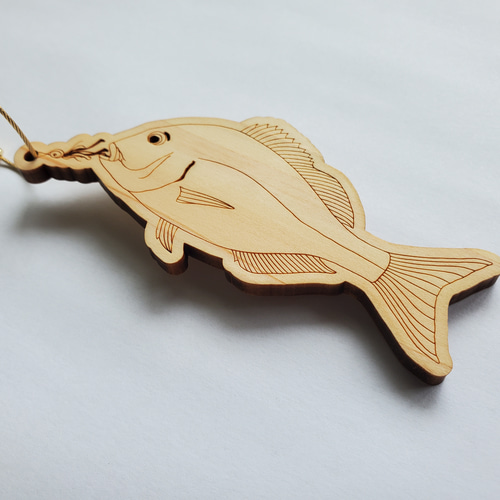 ヒノキ薫るマダイのウッドキーホルダー】高知県産檜 魚 真鯛