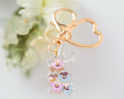 藍様おまとめ。レジン ブローチ キーホルダー うさぎ 藍様おまとめ。レジン ブローチ キーホルダー うさぎ